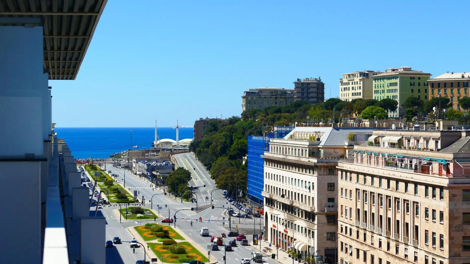 Appartamento Attico Luxury Con Parcheggio E Terrazza Vista Mozzafiato Genova 0*,  Italia